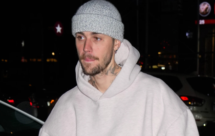 Justin Bieber fue captado en Coachella 2025 con un comportamiento que preocupa a sus seguidores en redes sociales.