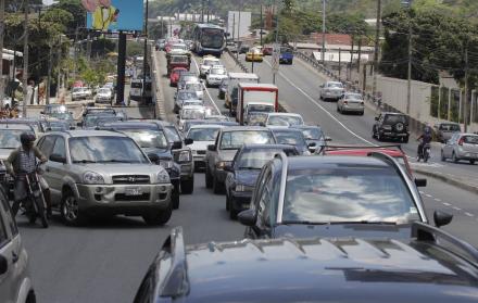 pasos a desnivel congestión vehicular movilidad Carlos Julio Arosemena ARCHIVO