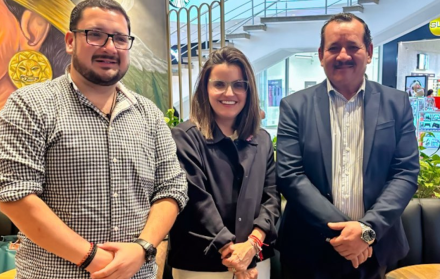 María José Pinto se reunió con el alcalde de Taisha, en Quito.