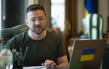 Volodímir Zelenski, presidente de Ucrania, durante su mensaje de felicitación a Daniel Noboa en redes sociales.