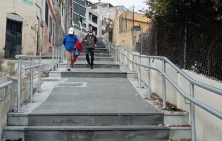 ESCALINATAS ABANDONAD (14551555)