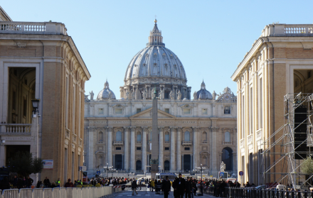 El Vaticano recibirá a miles de fieles durante los días del cónclave.
