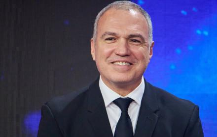 Salvador del Solar.