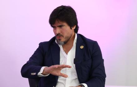 José De La Gasca, ministro de Gobierno, se refirió a las críticas tras su reunión con legisladores de Pachakutik, asegurando que el encuentro fue transparente y centrado en temas clave para el país.