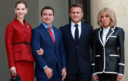 Daniel Noboa estuvo acompañado de su esposa, Lavinia Valbonesi, en su encuentro con el presidente de Francia, Emmanuel Macron.