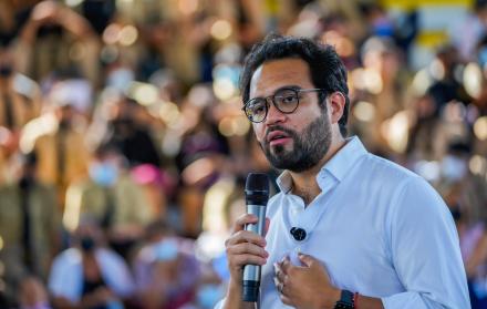 El ministro de Salud, Edgar Lama, anunció nuevas estrategias de vacunación para frenar los brotes de fiebre amarilla y tosferina en el país.
