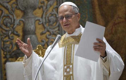 El papa León XIV durante la misa de este viernes en la Capilla Sixtina.