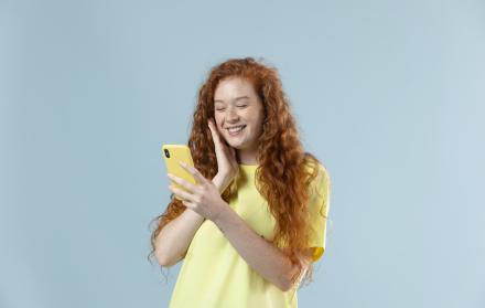 Adiós al doomscrolling: 7 formas de usar tu teléfono para mejorar tu bienestar mental