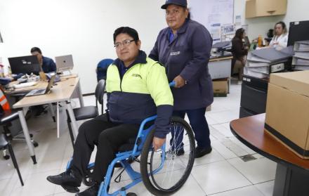 Empleo. Segundo Montativa trabaja en la Unidad de Salud y Seguridad del Centro de Operaciones de la Empresa Metropolitana de Aseo de Quito.