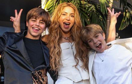 Shakira junto a sus hijos Milan y Sasha