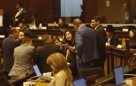 El 12 de mayo la Asamblea trató dos leyes polémicas sin llegar a aprobarlas.