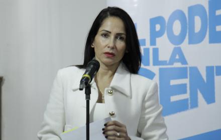 LUISA GONZALEZ RUEDA DE PRENSA