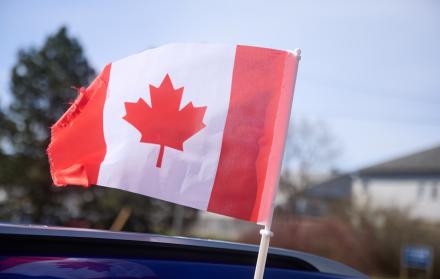 bandera canadá