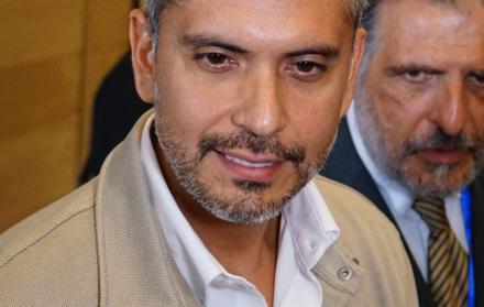 El asambleísta Raúl Chávez dijo que pedirá que el Legislativo inscriba a la bancada de Reto, con lo cual se separaría del correísmo.