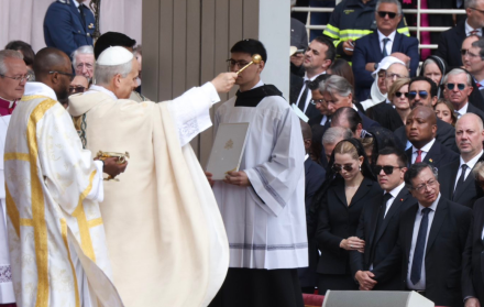 Daniel Noboa representó a Ecuador en la histórica misa de inicio del pontificado de León XIV en el Vaticano.