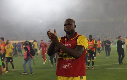 Felipe Caicedo estuvo 45 minutos comandando el ataque de Barcelona junto a Octavio Rivero.