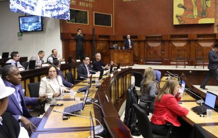 El correísmo reclamó que el secretario de la Asamblea bloqueó la solicitud y no dio trámite al pedido para inscribir la bancada de la Revolución Ciudadana.