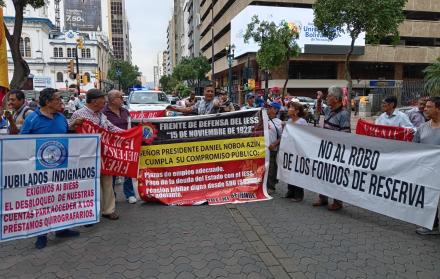 IESS+jubilados+reclamos+préstamos irregulares+suplantación de identidad
