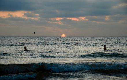 Playas abiertas y horarios de feriado 24 de mayo