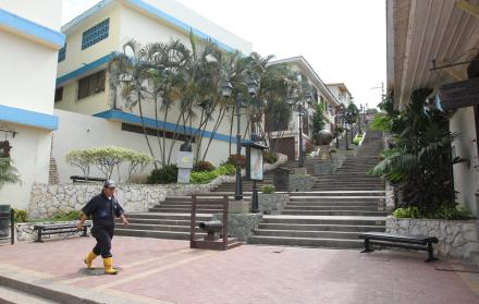 escalinatas cerro Santa Ana turismo Guayaquil ARCHIVO