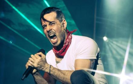 José Madero tiene 44 años.