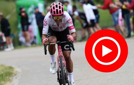 Richard Carapaz, el 22 de mayo va por la Etapa 12 del Giro de Italia.