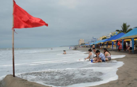 Feriado oleaje.