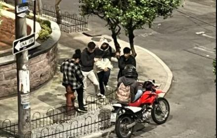 libadores en la calle República del Salvador