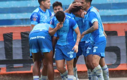 El festejo de Macará al ganarle a Libertad FC en Loja.