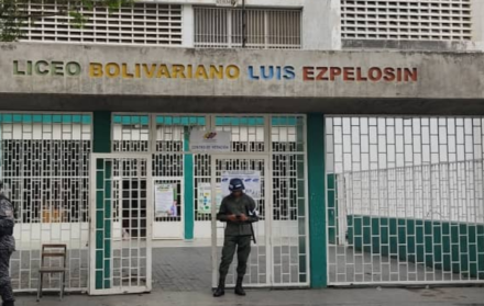 En el Liceo Bolivariano Luis Espelosín votan 3.808 personas en cuatro mesas, y hasta las 9:00 169 habían ejercido su derecho