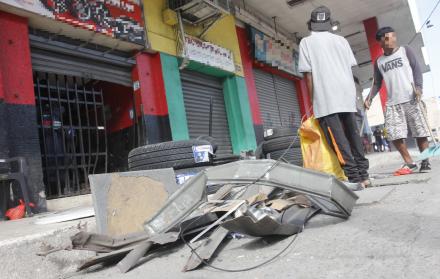 explosivos extorsiones negocios centro Guayaquil 27 may 25 CV