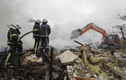 Ataque ruso en una zona residencial de Kiev el 25 de mayo de 2025.