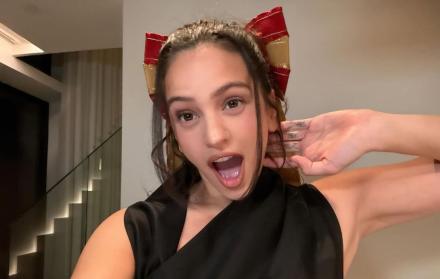 Rosalía tiene 32 años.