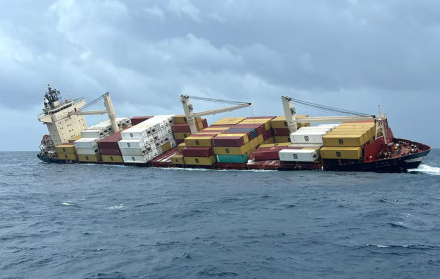 Autoridades indias monitorean la zona del hundimiento del MSC ELSA 3 en busca de fugas de combustible