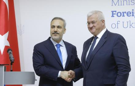 Ucrania, Andrí Sibiga (d), Turquía,Hakan Fidan