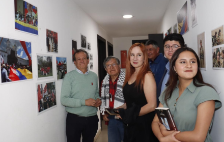 Gustavo Vallejo, Manuel Salgado, Elsa Guerra, Juan Camilo Yépez y Doménica Estrella, de izq. a der.