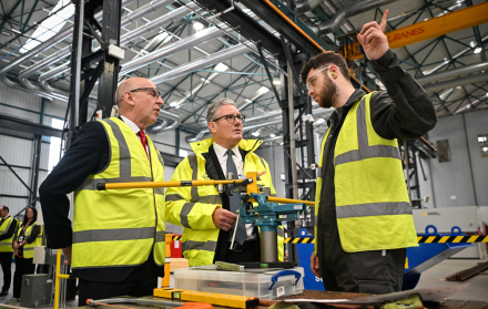 Keir Starmer, John Healey,Reino Unido.