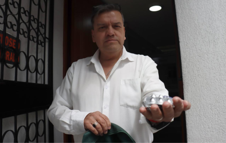 William Aulestia preside la Asociación de Pacientes Trasplantados, que exige medicamentos.