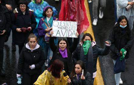 Voces. Cada año los grupos feministas protestan por la violencia.