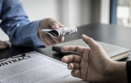 Expertos legales advierten sobre el aumento de fraudes digitales en Ecuador.