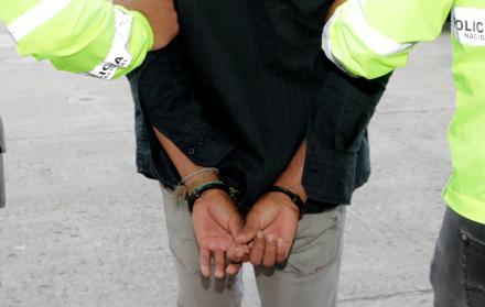 policía detenido