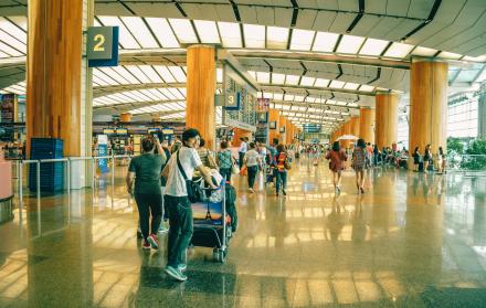 El Gobierno anunció que exigirá visas de tránsito a ciudadanos de 45 países