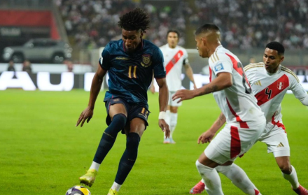 Perú y Ecuador se enfrentaron en el Estadio Nacional de Lima.