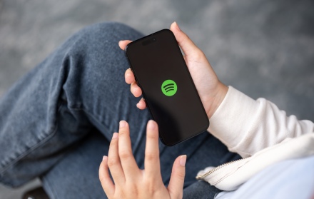 Usuarios reportan la caída de Spotify y otras plataformas en redes sociales.