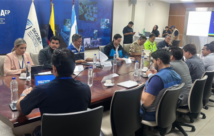 Autoridades de Guayaquil se reunieron en Segura EP para coordinar acciones contra la delincuencia.