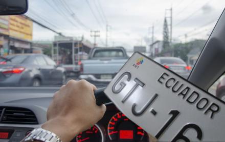 placa vehicular auto vehículo trámite ANT ATM Canva ARCHIVO