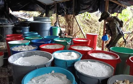Ecuador desmantela laboratorio clandestino de cocaína