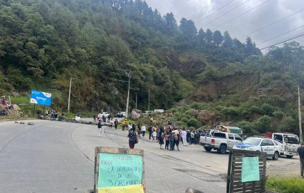 cierre vial en molleturo