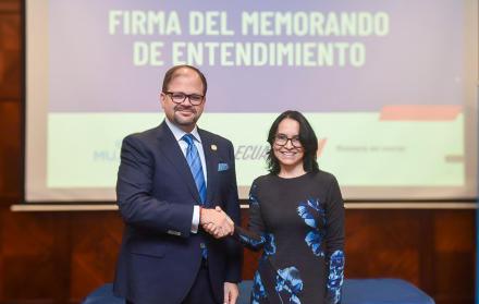 Gobierno y ONU mujeres firman convenio de seguridad de género