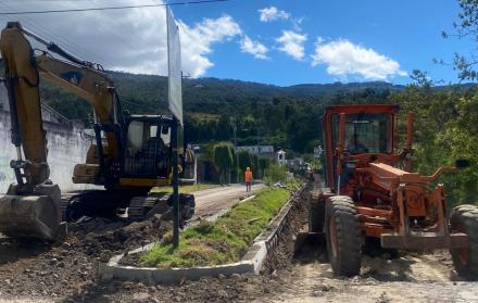 Obras. El adoquinado mejorará las vías de Amaguaña.